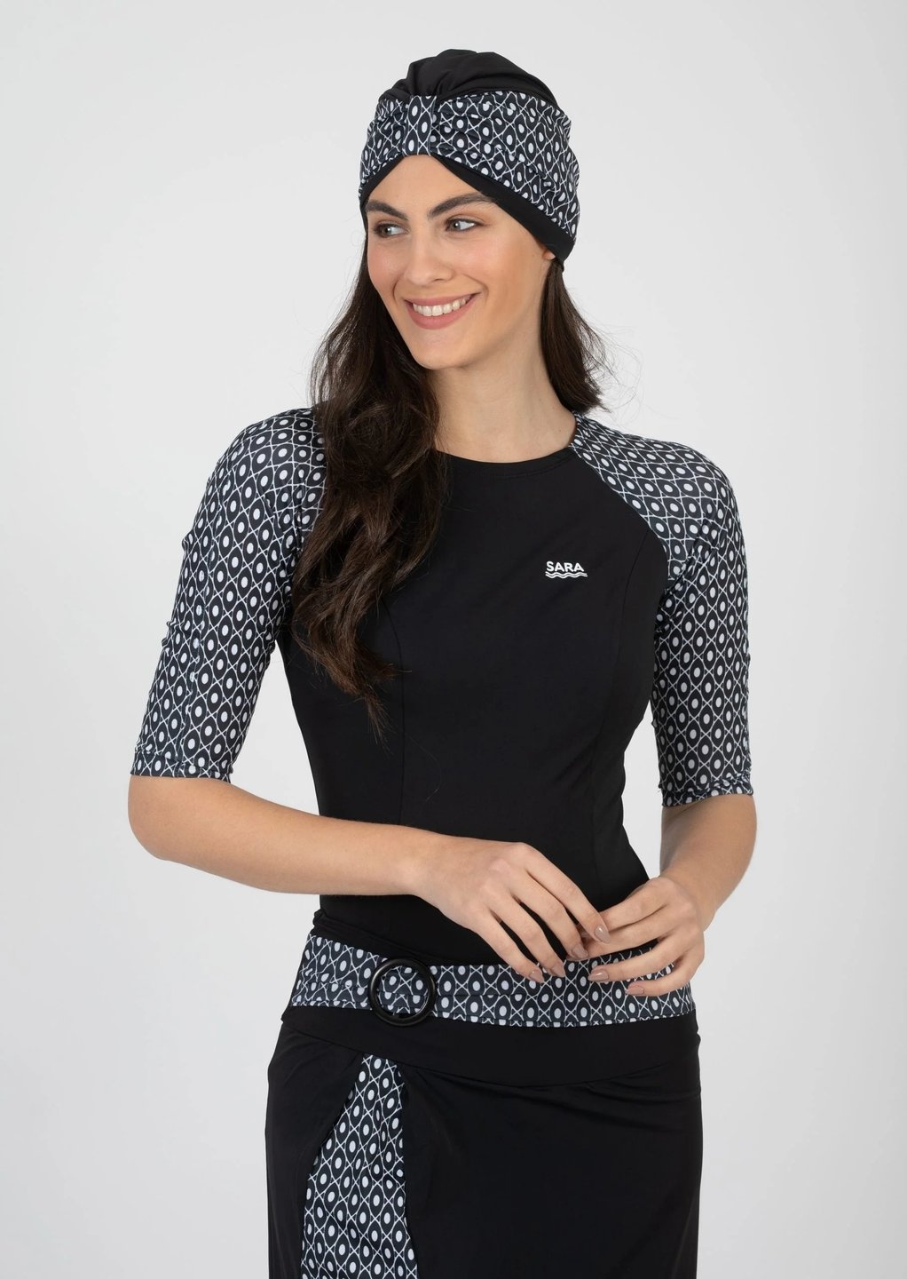 סט שחייה אבזם בשילוב שחור ולבן - Image 3