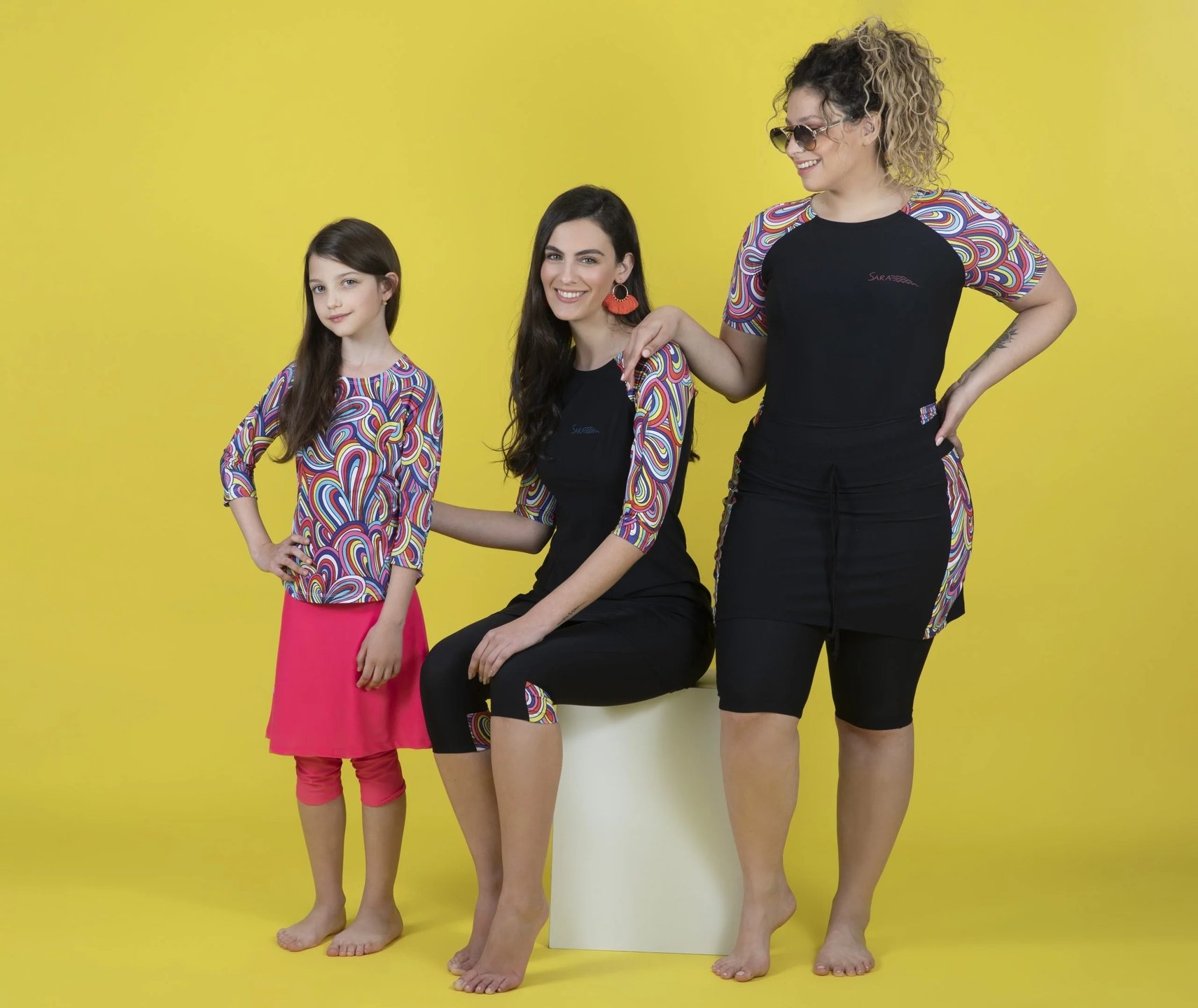סט חולצה וחצאית לילדות גלים צבעוני - Image 3